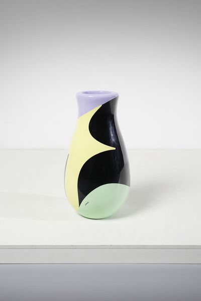 MENDINI ALESSANDRO (1931 - 2019) : Vaso mod. Hunan VII della collezione Mendinismi per Corsi, Milano  - Asta Asta 438 | DESIGN E ARTI DECORATIVE DEL NOVECENTO Online - Associazione Nazionale - Case d'Asta italiane