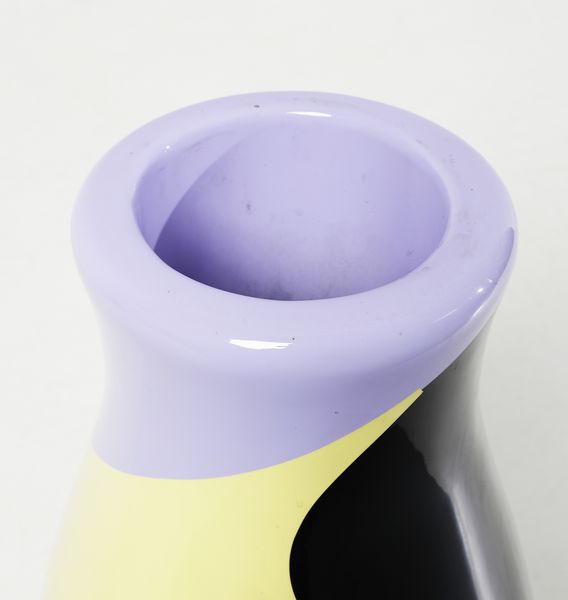 MENDINI ALESSANDRO (1931 - 2019) : Vaso mod. Hunan VII della collezione Mendinismi per Corsi, Milano  - Asta Asta 438 | DESIGN E ARTI DECORATIVE DEL NOVECENTO Online - Associazione Nazionale - Case d'Asta italiane