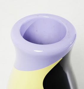 MENDINI ALESSANDRO (1931 - 2019) : Vaso mod. Hunan VII della collezione Mendinismi per Corsi, Milano  - Asta Asta 438 | DESIGN E ARTI DECORATIVE DEL NOVECENTO Online - Associazione Nazionale - Case d'Asta italiane