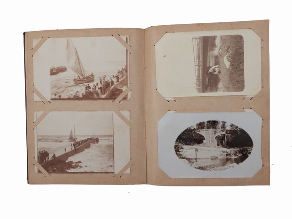 Due album di fotocartoline con vedute di Roma e dintorni, inizio del XX secolo  - Asta Galanterie e curiosit - Associazione Nazionale - Case d'Asta italiane