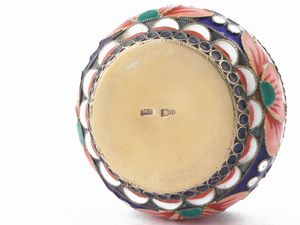 Piccola saliera in argento e smalti cloisonn, San Pietroburgo 1927-1958  - Asta Galanterie e curiosit - Associazione Nazionale - Case d'Asta italiane