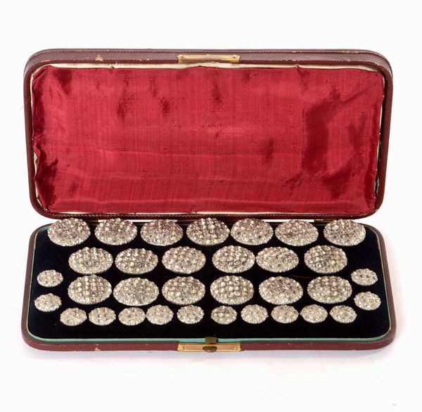 Set di bottoni da livrea in metallo e pietre semipreziose, XIX secolo  - Asta Antiquariato - Associazione Nazionale - Case d'Asta italiane