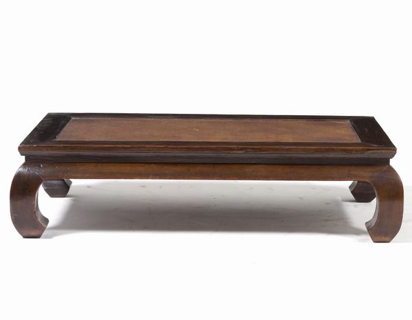 Tavolo basso in legno, Cina XX secolo  - Asta Antiquariato - Associazione Nazionale - Case d'Asta italiane
