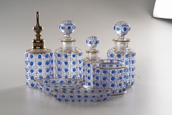 Set da toilette modello Pacha, 7 Pezzi in cristallo Baccarat  - Asta Antiquariato - Associazione Nazionale - Case d'Asta italiane