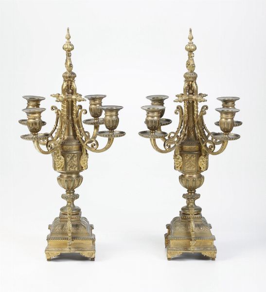 Coppia di candelabri in bronzo dorato, periodo umbertino, XIX secolo  - Asta Antiquariato - Associazione Nazionale - Case d'Asta italiane