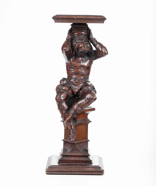 Piedistallo in legno intagliato con figura. XIX-XX secolo  - Asta Antiquariato - Associazione Nazionale - Case d'Asta italiane