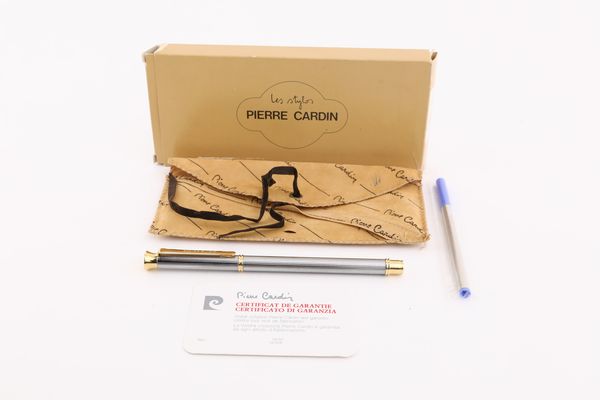 Pierre Cardin Les Stylos - Penna a sfera in acciaio e metallo dorato  - Asta Penne e Accessori da Scrivania - Associazione Nazionale - Case d'Asta italiane