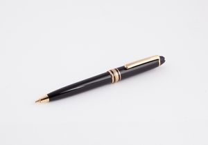 Montblanc Classic - penna stilografica in resina bordeaux con particolari dorati  - Asta Penne e Accessori da Scrivania - Associazione Nazionale - Case d'Asta italiane