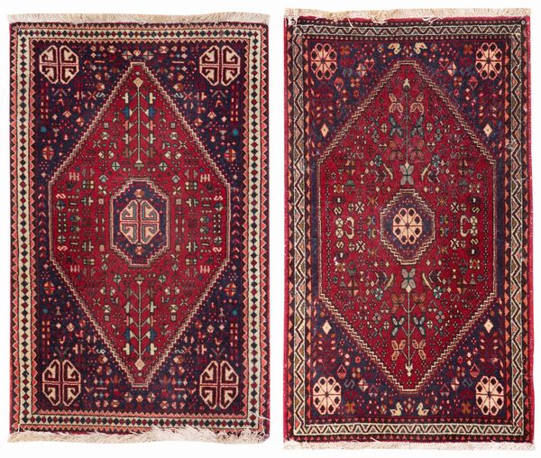 Due piccoli tappeti persiani Hamadan fondo rosso  - Asta Asta a Tempo - Tappeti Antichi e Rari - Associazione Nazionale - Case d'Asta italiane