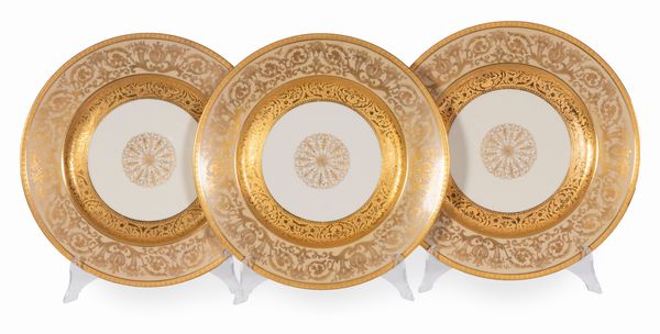 Dodici piatti in porcellana Bavaria  - Asta PARADE IV - L'Arte della Tavola - Associazione Nazionale - Case d'Asta italiane