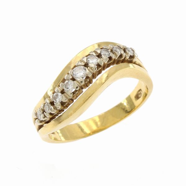 Anello in oro giallo 18kt con riviere di diamanti  - Asta Gioielli Orologi Fashion Vintage I Web Only - Associazione Nazionale - Case d'Asta italiane