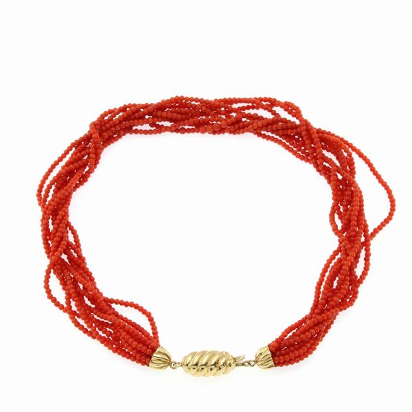 Collana torchon a 10 fili di corallo rosso  - Asta Gioielli Orologi Fashion Vintage I Web Only - Associazione Nazionale - Case d'Asta italiane