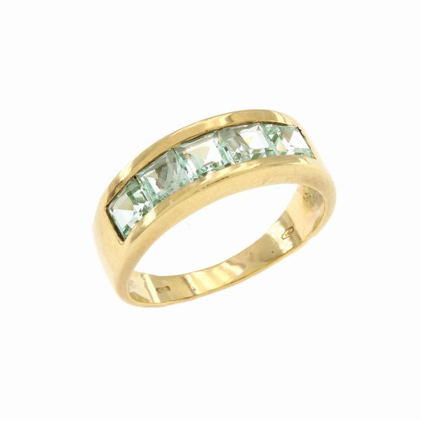 Anello mezzafede in oro giallo 18kt e acquamarine taglio carr  - Asta Gioielli Orologi Fashion Vintage I Web Only - Associazione Nazionale - Case d'Asta italiane