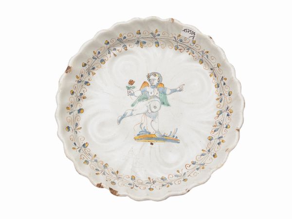 Due crespine in maiolica  - Asta L'arte di arredare - Associazione Nazionale - Case d'Asta italiane