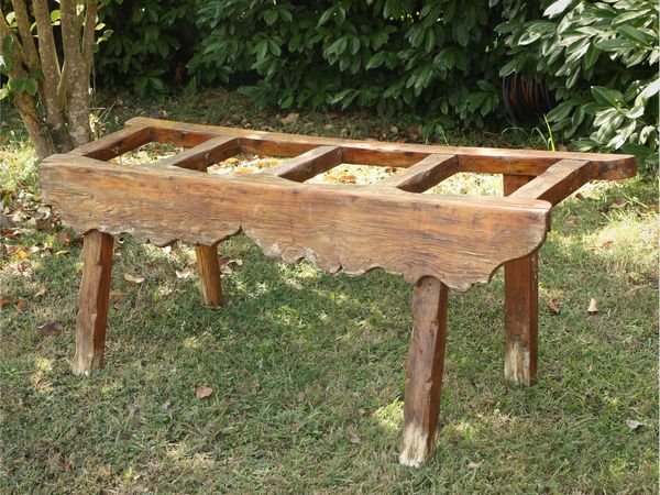 Grande fioriera rustica in legno tenero  - Asta L'arte di arredare - Associazione Nazionale - Case d'Asta italiane