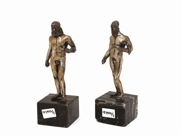 Due riproduzioni in argento dei Bronzi di Riace  - Asta L'arte di arredare - Associazione Nazionale - Case d'Asta italiane