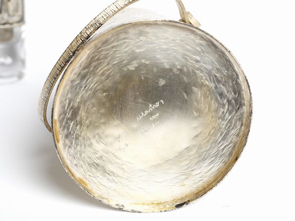 MASTRO 7 : Servizio da cocktail composto da otto bicchieri con cucchiaini e un cestello per il ghiaccio  - Asta Asta 443 | DESIGN E ARTI DECORATIVE DEL NOVECENTO Online - Associazione Nazionale - Case d'Asta italiane