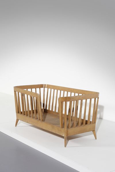 PARISI ICO (1916 - 1996) : Letto da bambino  - Asta Asta 443 | DESIGN E ARTI DECORATIVE DEL NOVECENTO Online - Associazione Nazionale - Case d'Asta italiane