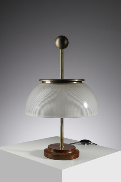 MAZZA SERGIO (n. 1931) : Lampada da tavolo mod. Alfa per Artemide, Milano  - Asta Asta 443 | DESIGN E ARTI DECORATIVE DEL NOVECENTO Online - Associazione Nazionale - Case d'Asta italiane