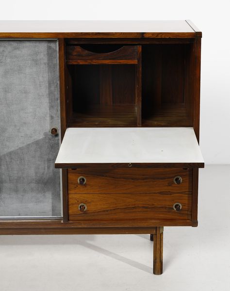 COSLIN GEORGE : Credenza per 3V Arredamenti Padova  - Asta Asta 443 | DESIGN E ARTI DECORATIVE DEL NOVECENTO Online - Associazione Nazionale - Case d'Asta italiane