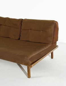 FRATTINI GIANFRANCO (1926 - 2004) : Divano a tre posti mod. 881 per Cassina, Meda  - Asta Asta 443 | DESIGN E ARTI DECORATIVE DEL NOVECENTO Online - Associazione Nazionale - Case d'Asta italiane