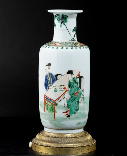 Vaso in porcellana Famiglia Verde con scene di vita comune e decori floreali, Cina, Dinastia Qing, XIX secolo  - Asta Arte orientale  - Associazione Nazionale - Case d'Asta italiane