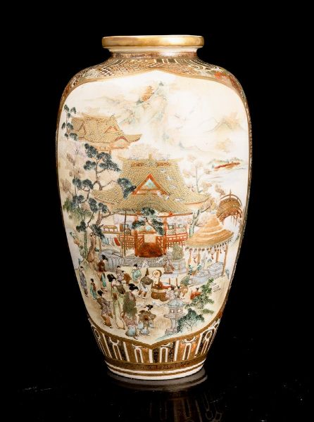 Vaso in porcellana in porcellana Satsuma raffigurante paesaggio entro riserve, Giappone, periodo Meiji (1868-1912)  - Asta Arte orientale  - Associazione Nazionale - Case d'Asta italiane