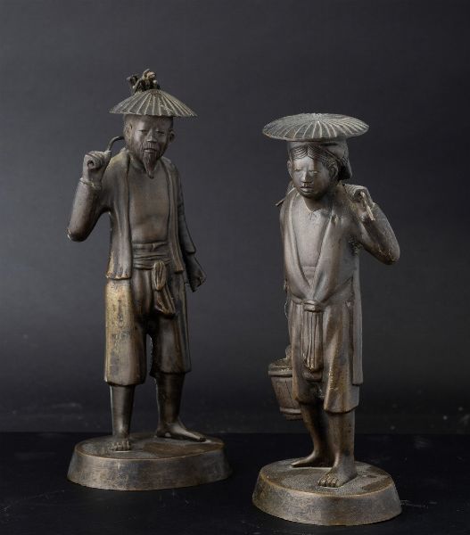 Due figure di contadini in bronzo, Cina, XX secolo  - Asta Arte orientale  - Associazione Nazionale - Case d'Asta italiane