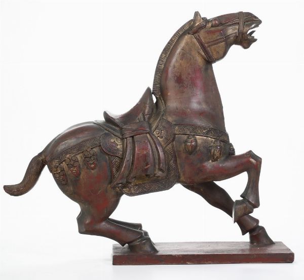 Grande figura di cavallo in legno, India, XIX secolo  - Asta Arte orientale  - Associazione Nazionale - Case d'Asta italiane