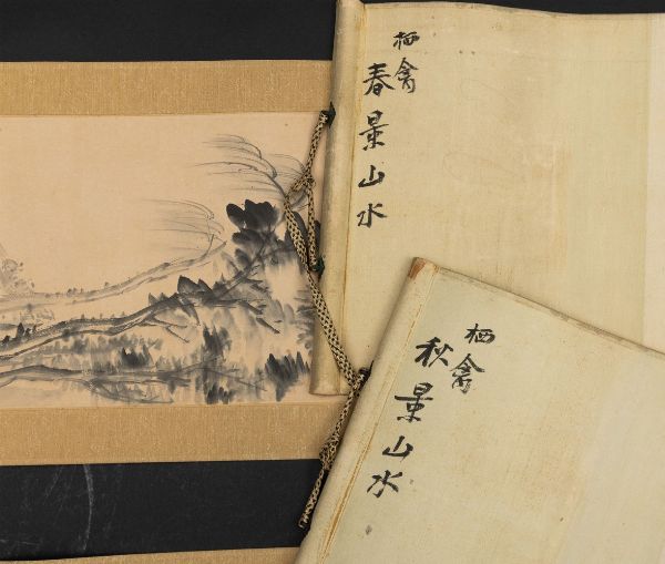 Coppia di scrolls su carta raffiguranti paesaggi e inscrizioni, Cina, Dinastia Qing, XIX secolo  - Asta Arte orientale  - Associazione Nazionale - Case d'Asta italiane