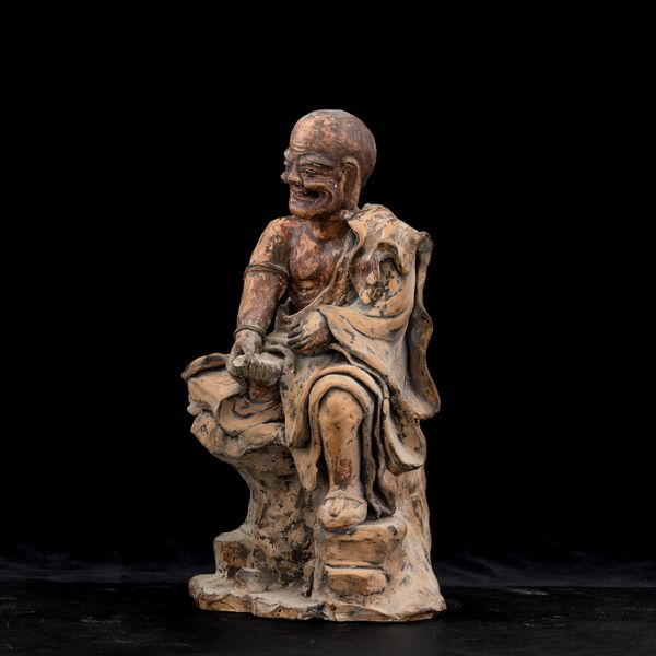 Figura di saggio in terracotta parzialmente dipinta, Cina, Dinastia Qing, XIX secolo  - Asta Arte orientale  - Associazione Nazionale - Case d'Asta italiane