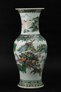 Vaso in porcellana Famiglia Verde raffigurante guerrieri, Cina, Dinastia Qing, XIX secolo  - Asta Arte orientale  - Associazione Nazionale - Case d'Asta italiane