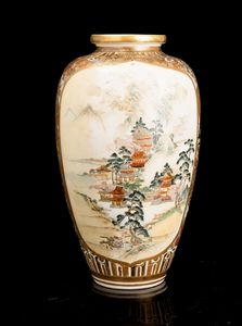 Vaso in porcellana in porcellana Satsuma raffigurante paesaggio entro riserve, Giappone, periodo Meiji (1868-1912)  - Asta Arte orientale  - Associazione Nazionale - Case d'Asta italiane