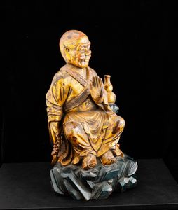 Figura di saggio in legno laccato e dorato, Cina, Dinastia Qing, XIX secolo  - Asta Arte orientale  - Associazione Nazionale - Case d'Asta italiane