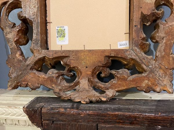 Cornice in legno intagliato, traforato a volute e dorato. Toscana, fine XVII secolo  - Asta Cornici Antiche - Associazione Nazionale - Case d'Asta italiane