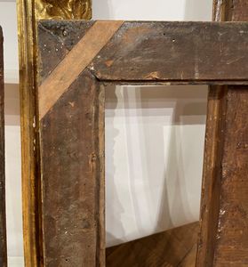 Coppia di cornici in legno intagliato e dorato Roma XVII secolo  - Asta Cornici Antiche - Associazione Nazionale - Case d'Asta italiane