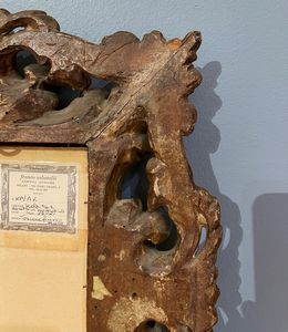 Cornice in legno intagliato, traforato a volute e dorato. Toscana, fine XVII secolo  - Asta Cornici Antiche - Associazione Nazionale - Case d'Asta italiane