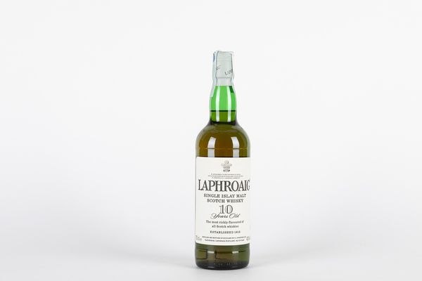 Scozia : Laphroaig 10 Year Old Single Malt Scotch Whisky  - Asta Vini e Distillati - Associazione Nazionale - Case d'Asta italiane