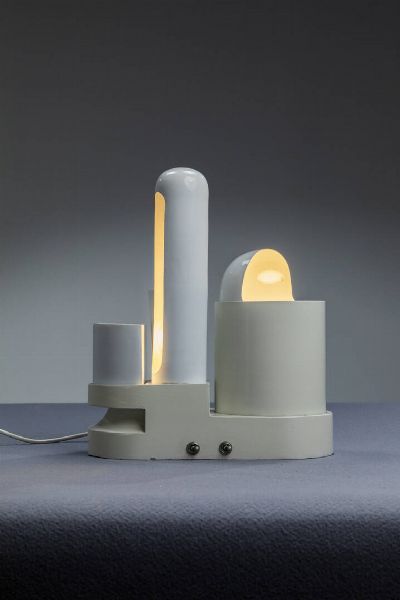 GAE AULENTI : Lampada mod. Rimorchiatore  - Asta Design - Associazione Nazionale - Case d'Asta italiane