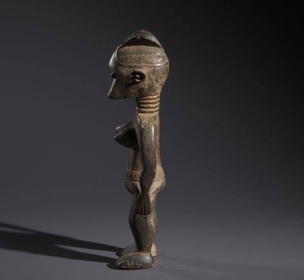 Mende - Sierra Leone : Nello stile di Scultura antropomorfa femminile in  legno duro a patina nera  - Asta Asta 444 | AFRICA, OCEANIA E AMERICHE - ARTIGIANATO AFRICANO: VARI COMMITTENTI E SELEZIONE DALLA COLLEZIONE BARTOLOMUCCI Online - Associazione Nazionale - Case d'Asta italiane