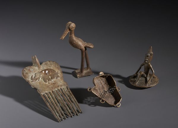 AUTORI VARI : Lotto composto da 4 sculture  in bronzo di differente qualit,  dimensione, epoca e zona di provenienza  - Asta Asta 444 | AFRICA, OCEANIA E AMERICHE - ARTIGIANATO AFRICANO: VARI COMMITTENTI E SELEZIONE DALLA COLLEZIONE BARTOLOMUCCI Online - Associazione Nazionale - Case d'Asta italiane