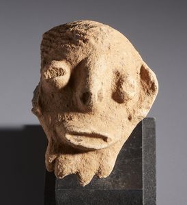 Komaland - Ghana - Nello stile di Frammento di testa antropomorfa in terracotta con base