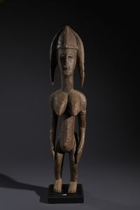 Bambara - Mali - Nello stile di Grande scultura antropomorfa femminile in legno duro a patina marrone e cordicella