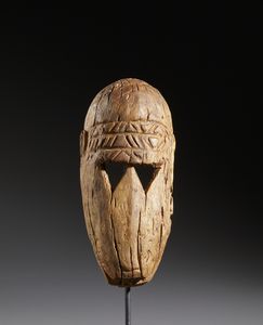 Dogon - Mali - Nello stile Maschera stilizzata in legno duro a patina naturale