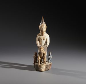 Yoruba -Nigeria - Nello stile di Gruppo scultoreo con figure antropomorfe  in legno, caolino e pigmenti