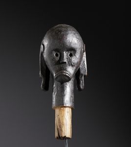 Fang - Gabon - Nello stile di Testa di reliquiario in legno duro a patina nera