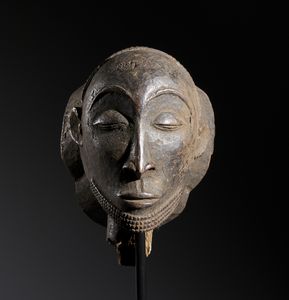 Hemba - Repubblica Democratica del Congo - Nello stile di Grande testa antropomorfa  in legno duro a patina nera