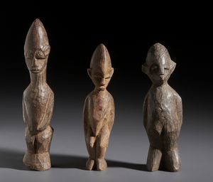 Lobi - Burkina Faso/Costa d'Avorio - Nello stile di Lotto composto da tre piccole sculture antropomorfe in legno