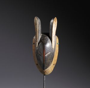 Guro - Costa d'Avorio - Nello stile di Maschera lepre in legno duro a patina naturale,  pigmento e caolino