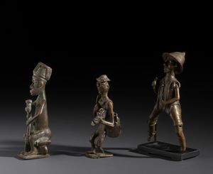 AUTORI VARI : Lotto composto da 3 sculture antropomorfe in bronzo di  differente qualit, dimensione, epoca e zona di provenienza  - Asta Asta 444 | AFRICA, OCEANIA E AMERICHE - ARTIGIANATO AFRICANO: VARI COMMITTENTI E SELEZIONE DALLA COLLEZIONE BARTOLOMUCCI Online - Associazione Nazionale - Case d'Asta italiane